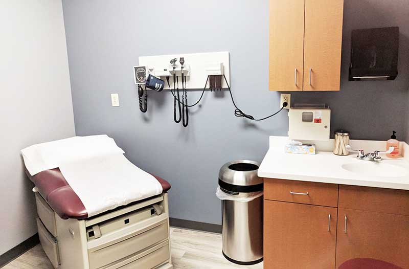 Patients Check-In at Insight Urgent Care in Houston TX