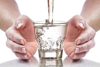 7 Science-Based Health Benefits of Drinking Enough Water - Bob